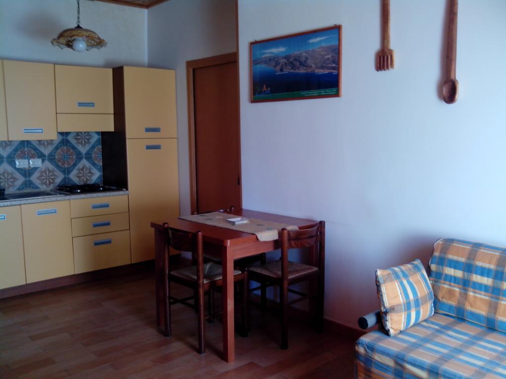 Bed&Breakfast La Casetta SantʼAlessio Siculo Exterior foto